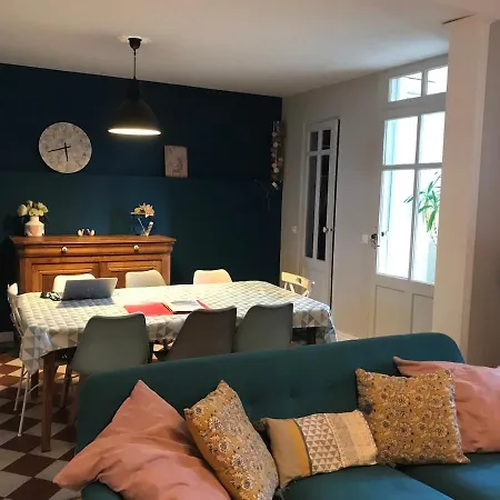 Maison Typique Bordeaux Avec Piscine 贝格勒