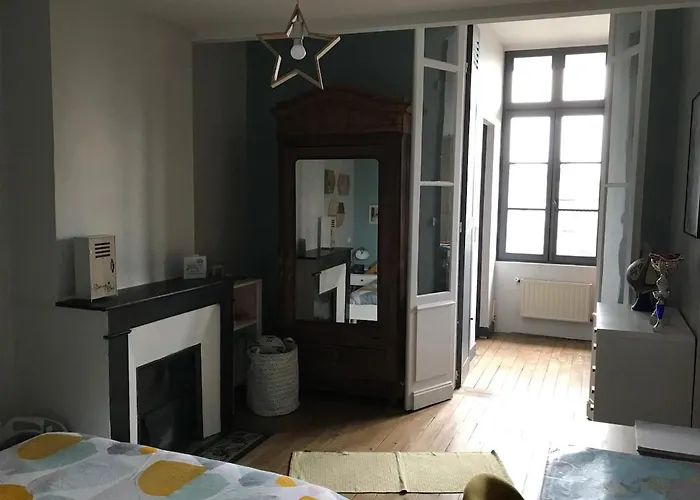 Maison Typique Bordeaux Avec Piscine Bègles