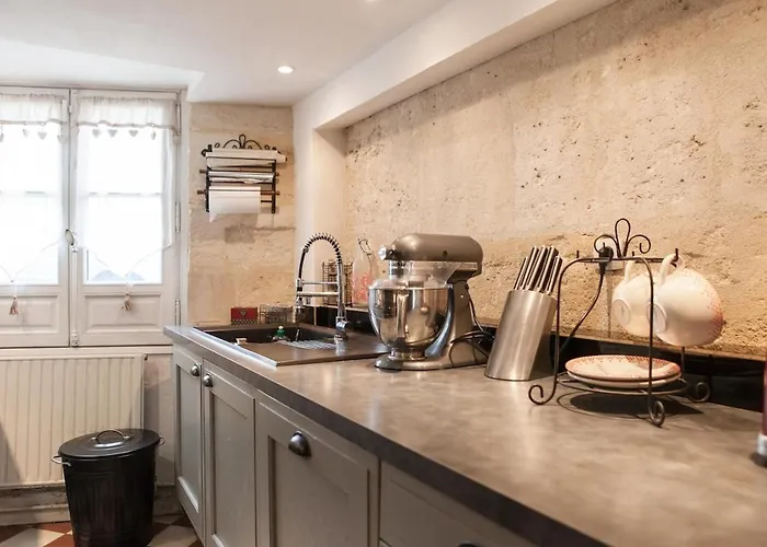 Maison Typique Bordeaux Avec Piscine *