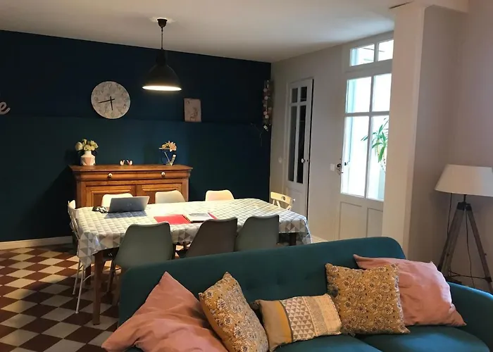 Maison Typique Bordeaux Avec Piscine Bègles